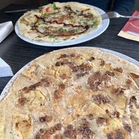 The paprika, ui en champignons en in front rozijnen, appel & kaneel.   at De Brugkabouter in Eerbeek