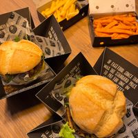  at Nickel Burger in Sevilla