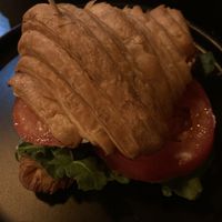 Croissant con rucula, tomate y queso   at Casa Bruja in Montevideo