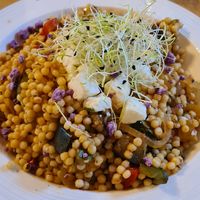 Parelcous met gegrillde groenten en feta (vegan optie met tofu) at La Source du Barisart in Spa