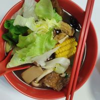 La mian herbal soup at Tian Yuan 田园健康食品 in Central Singapore