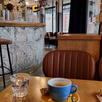 The only vegan thing offered, a black coffee! 🤬 at Loui's Corner in Paris