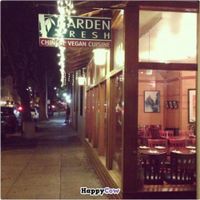 The outside of the restaurant at Garden Fresh in Palo Alto