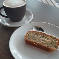 Oat cappucino and vegansk lemon pie at Smørtorget in Tromsoe