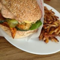 veggie and cheese burger at vego Foodworld in Berlin