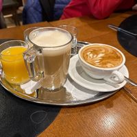 Latte and Cappuccino with oatmilk   at Cafe Seegasse in Zell Am See