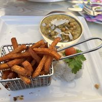 Chickpeas curry with sweet potatoes fries  at Schönbrunner Stöckl in Vienna