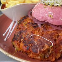 Vegan Burger with fries  at Stern in Villach