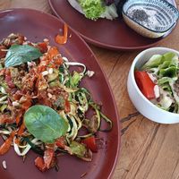 Zoodles, vegan burger at Stern in Villach