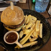 Vegan Moving Mountain Burger   at Peperoncino in Sibenik