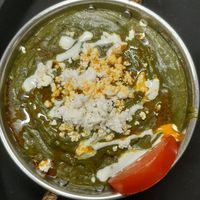 Palak Paneer maison : fromage indien frais dans une sauce crémeuse aux épinards et épices douces. Un plat végétarien savoureux et réconfortant. at Annapurna 2 in Chamonix-mont-blanc