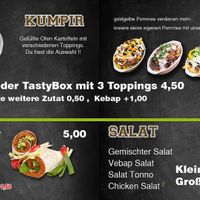 Çig Köfte = vegane Bulgurpaste gerollt in Yufka at Tasty in Tubingen