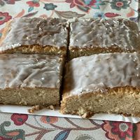 Vegan lemon cake  at Bäckerei Förch in Erlenbach