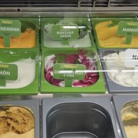 5 sorbetes : Mandarina, manzana verte, dragon fruit & coco, mango at Antiu Xixona in Potes