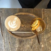 Chai latte with oatmilk & home made ice tea #Veganuary at Lucifer Lives in Brussels