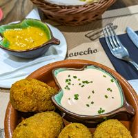 Papadam & croquettes at Tulsi in Barcelona