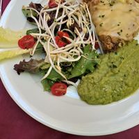 Quiche de brocoli con puré de guisantes at Tulsi in Barcelona