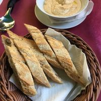 Pan de oliva com hummus  at Tulsi in Barcelona