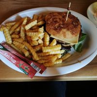 veganer Burger mit Pommes at Gaststätte Echostüberl in Schoenau Am Konigssee