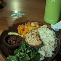 Cheap and healthy plate at Pizzeria El Zopilote in Ometepe