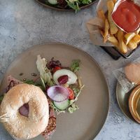Bagel met avocado at De 4 Jaargetijden  in Epen