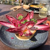 Vegan uientaartje : heerlijk!!  at DeDAKKAS in Haarlem