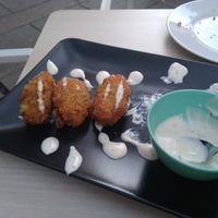 Croquetas griegas at Quereles in Caceres