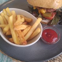 Vegan burger at Retroway in Mallorca