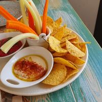 Starter with hummus dips at Retroway in Mallorca