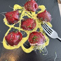 Raviolis de Remolacha (beetroot ravioli stuffed with cashew cream cheese)   at Retroway in Mallorca