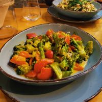 Thai curry vegan (peanut curry in the background) at Vital Meals in Dusseldorf