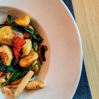 Hausgemachte Gnocchi mit Spargel und Bärlauch at Schmausers in Gaggenau