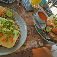 Broodje avocado en 12 uurtje at Zus en Zo in Steenwijk