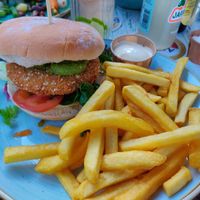 Avocado burger at Zus en Zo in Steenwijk