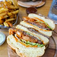 Le Kimchi (beyond burger/kimchi/gochujang mayo) at Les Tontons Veg in Paris