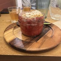 Dessert temporaire - crumble 🤤  at Les Tontons Veg in Paris