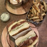Cheeseburger on top, Le Arlette at the bottom of the picture   at Les Tontons Veg in Paris
