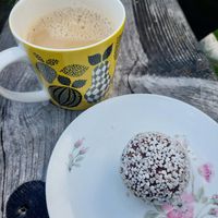 Coffee with oatmilk and a chocolate ball. at Frostbrunnsdalen in Borlaenge