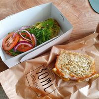 They also deliver via Uber Eats (vegan toast avo & lemon poppyseed cake) at 30ml Hart van Zuid in Rotterdam