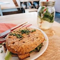 Vegan focaccia and homemade elderflower lemonade at die träumerei  in Michelstadt