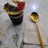 Pink super bowl, small size. at Superfood Deli - Maria Theresien in Vienna