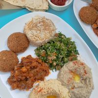 Plat complet amb pa libanès at O Liban in Perpignan