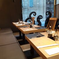 Nice music playing and lovely restaurant at Moma Sushi in Avignon