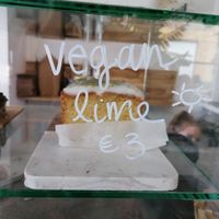 Vegan cake option at Kushiin in Nijmegen