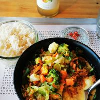 Vegan lunch (curry with rice, vegetables and coriander) at FOXX Deli & Café in Offenburg