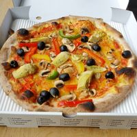 Pizza giardino at Dieci Pizza in Neuchatel