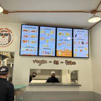 Clean and fast food format at fakc-yeah - Cloud kitchen in Mexico City