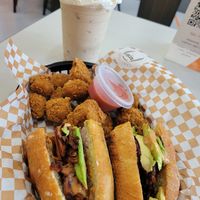 bbqueen & Mac-&-Cheese bites & peanut-butter brownie shake at fakc-yeah - Cloud kitchen in Mexico City