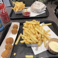 Veggie Bitterballen and veggie Burger  at Frituur Franky in Oostende