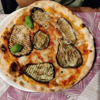 Pizza Melanzane con Mozzarella di Riso at Pizzaria Peperetta Dispetusa in Imperia